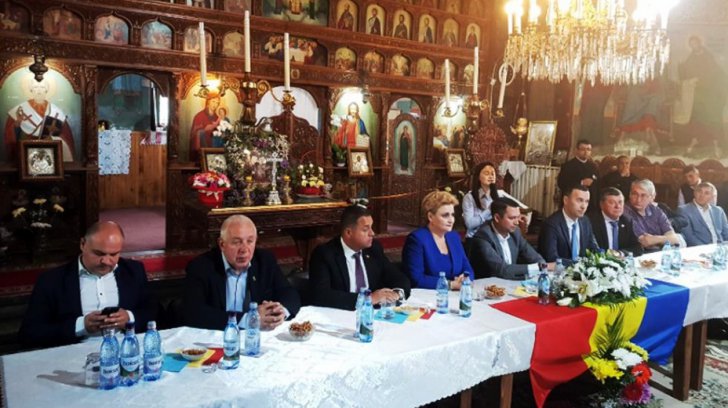 politicieni_biserica_06903100